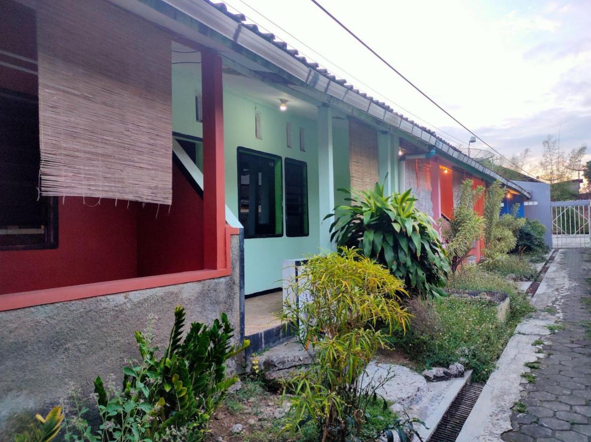 Hotel Dirgantara Parakan  Exterior photo