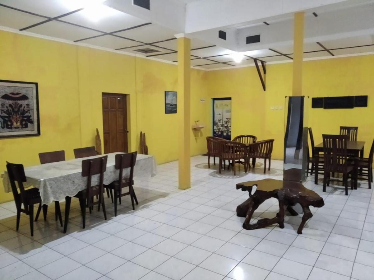 Hotel Dirgantara Parakan  Exterior photo